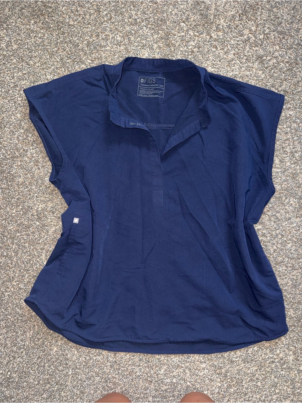 FIGS Women's Navy Scrub Top